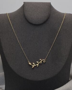 Tiffany & Co 18k Olive Leaf Vine Pendant Necklace 3.4G / 18in 1505